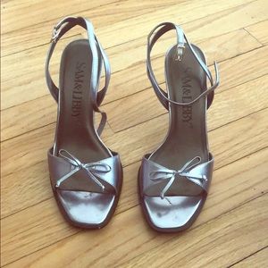 Silver 3 1/2 inch leather sandals